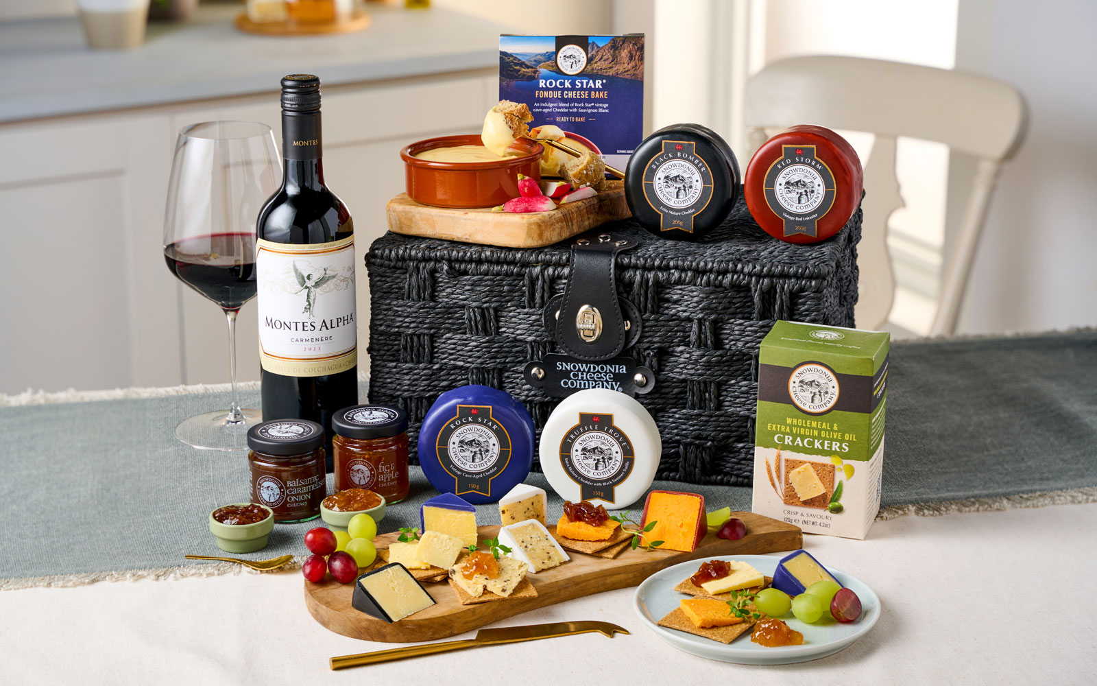 Luxury Cheese & Wine Hamper Luxury Cheese & Wine Hamper